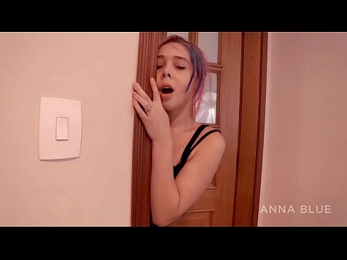 ❤️ Nire anaiarengana itzuli nintzen. Bere neska-lagunarekin sexu harremanak izan nituen. itzulera lesbiana. ️❌ Sluts gugan ❌❤